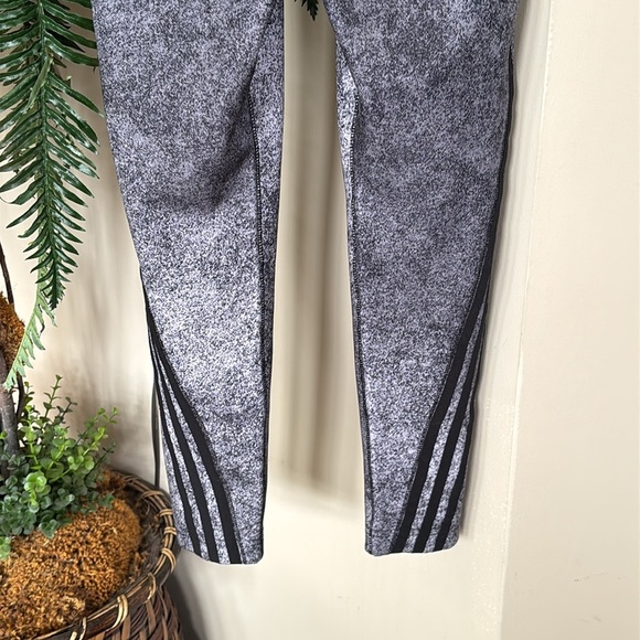 NWOT Adidas Aeroready Climalite Feel Brilliant 3-Stripe Graphic Gray Leggings - Picture 9 of 15